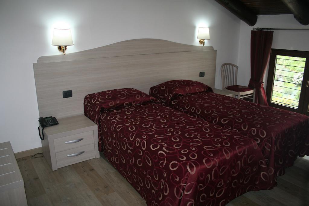 Agriturismo Cascina Del Vai Cairo Montenotte Zimmer foto